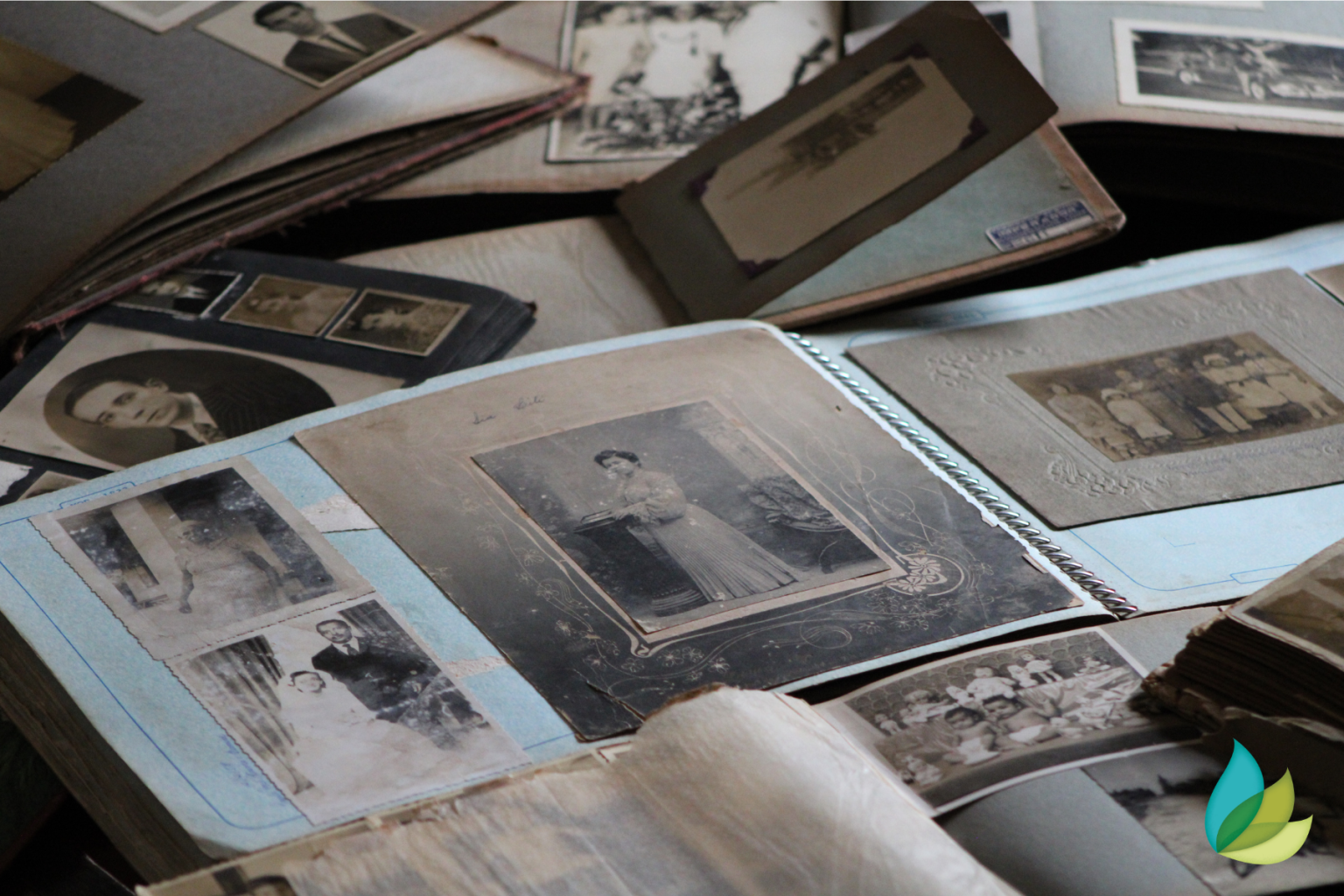 How to Organize Old Photographs and Memorabilia For Genealogy Research