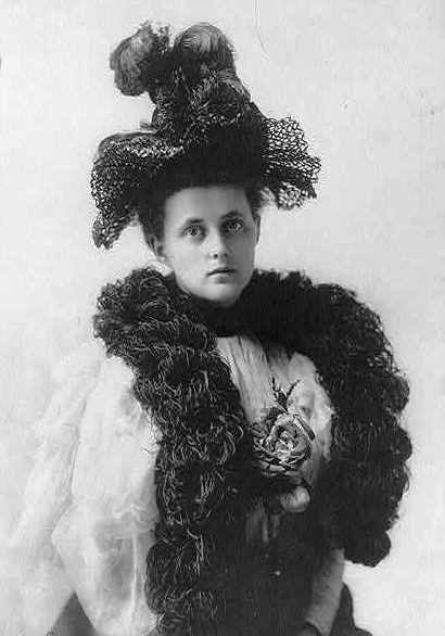 women's fashion to date old photos - the 1890s
